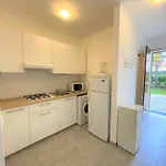 Lägenhet Modern Flat With Outdoor Space *