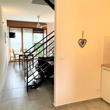 Modern Flat With Outdoor Space Διαμέρισμα