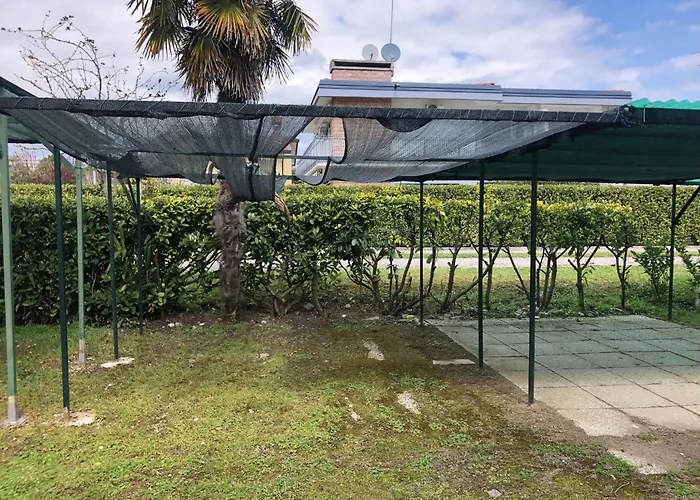 Διαμέρισμα Modern Flat With Outdoor Space