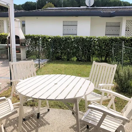 Apartman Modern Flat With Outdoor Space Bibione