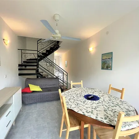 Modern Flat With Outdoor Space Apartman