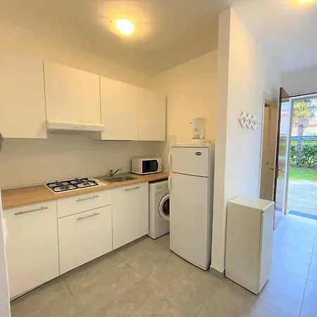 Apartman Modern Flat With Outdoor Space *