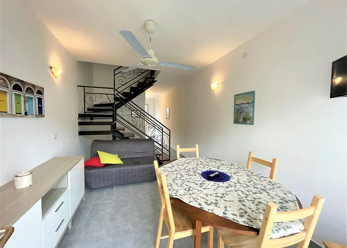 Modern Flat With Outdoor Space Lägenhet